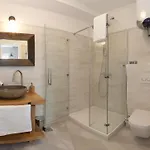 Stylish Theatre Apartment *