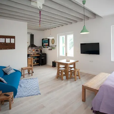 Stylish Theatre Apartment Split