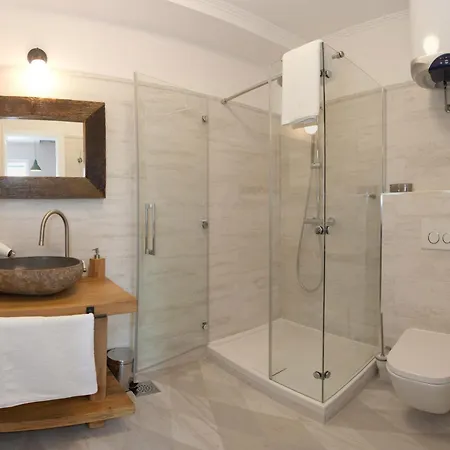 Stylish Theatre Apartment *